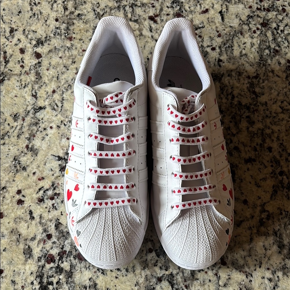 Adidas valentine Superstars LE